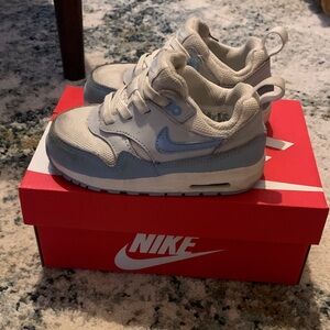 Nike Toddler AirMax Easy-On Sneakers